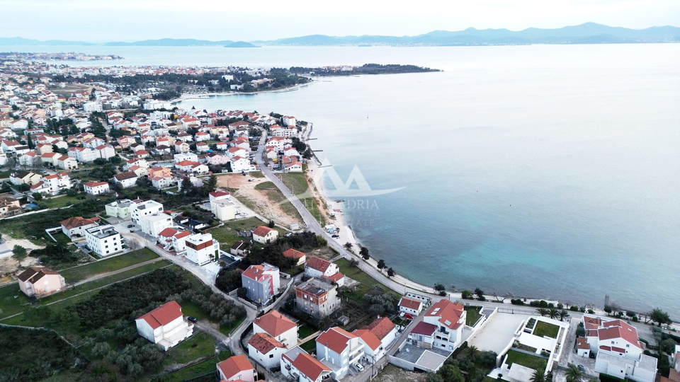 ZADAR - DIKLO - TERRENO EDIFICABILE 875 M2 - 150 M DALLA SPIAGGIA - €262.500